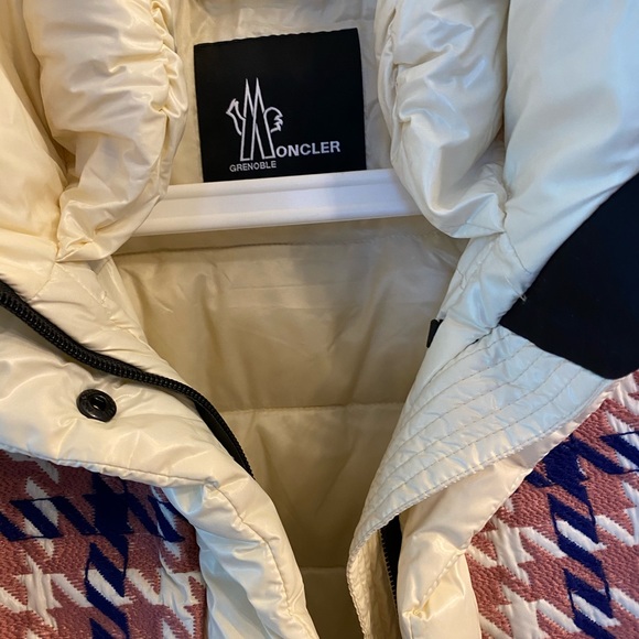 Moncler Down Jacket - Picture 9 of 10